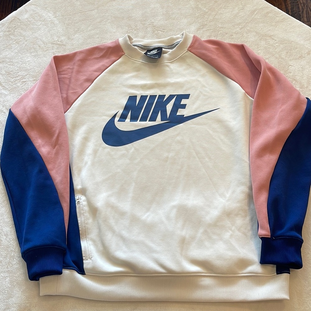 women’s nike crewneck